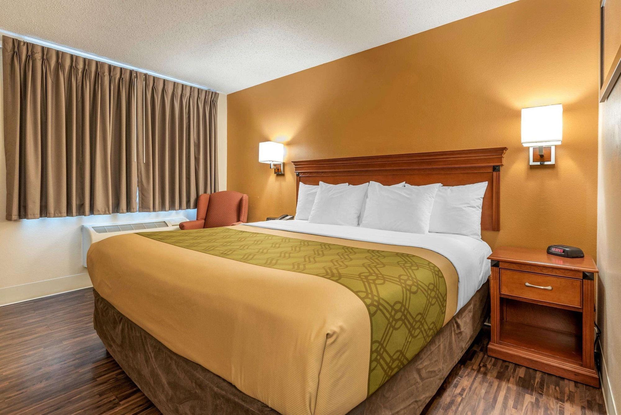 Econo Lodge Downtown Луисвилл Экстерьер фото