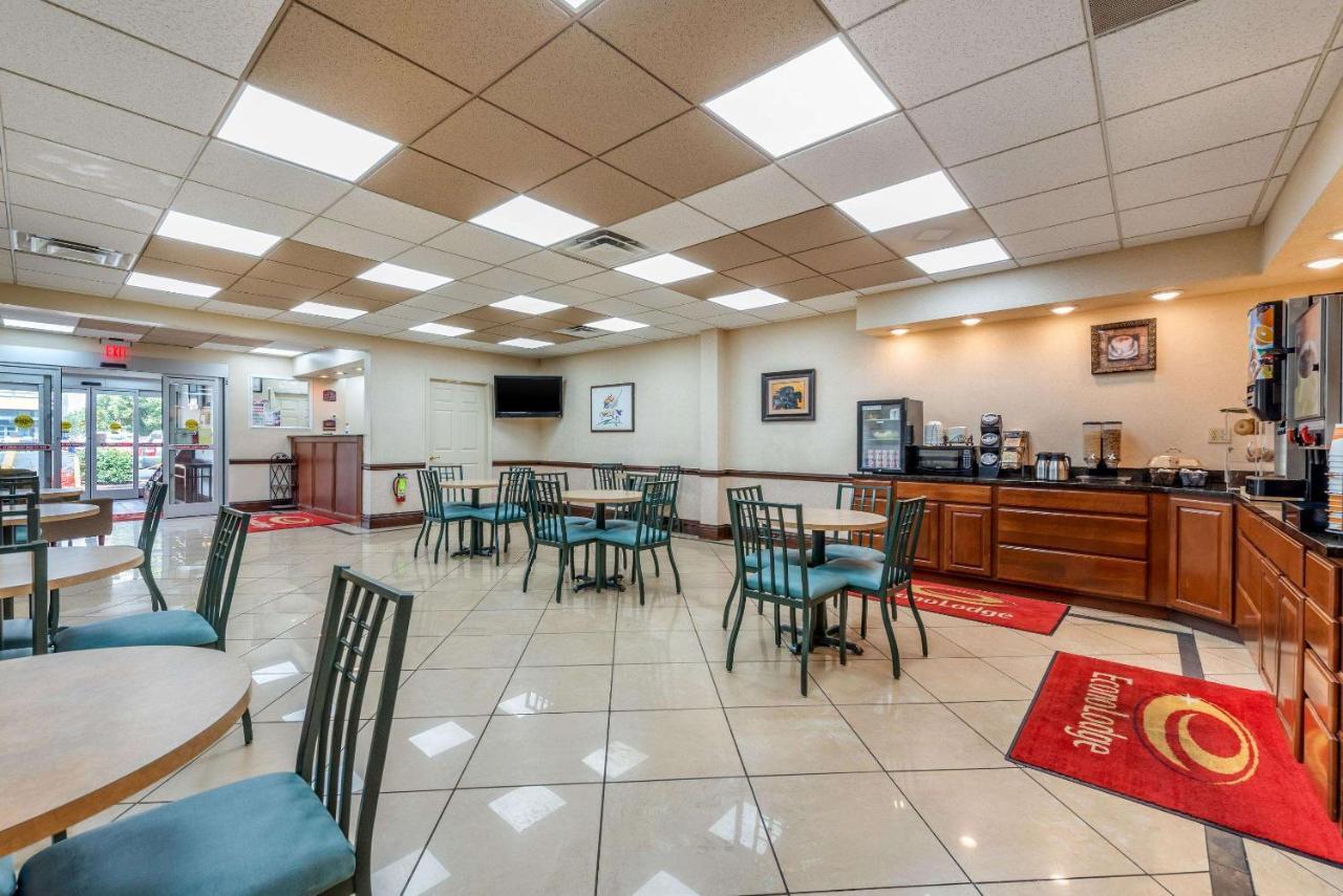 Econo Lodge Downtown Луисвилл Экстерьер фото